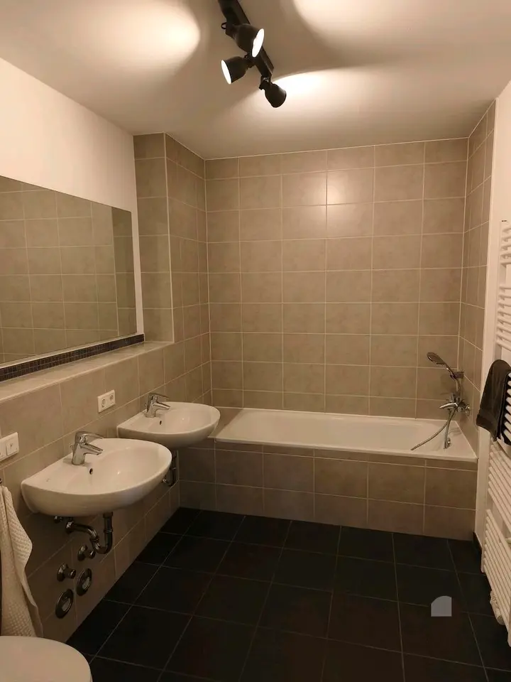 WG-Zimmer mit 99 m² in Frankfurt am Main – Bild 6