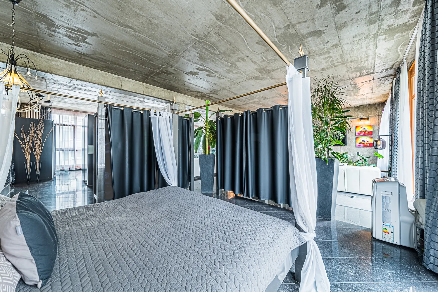 2 Zimmer Wohnung mit 170 m² in Frankfurt am Main – Bild 9