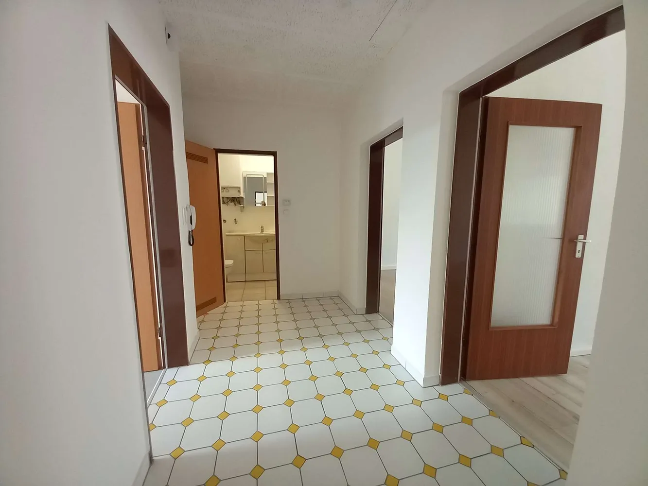 3 Zimmer Wohnung mit 70 m² in Hof – Bild 3