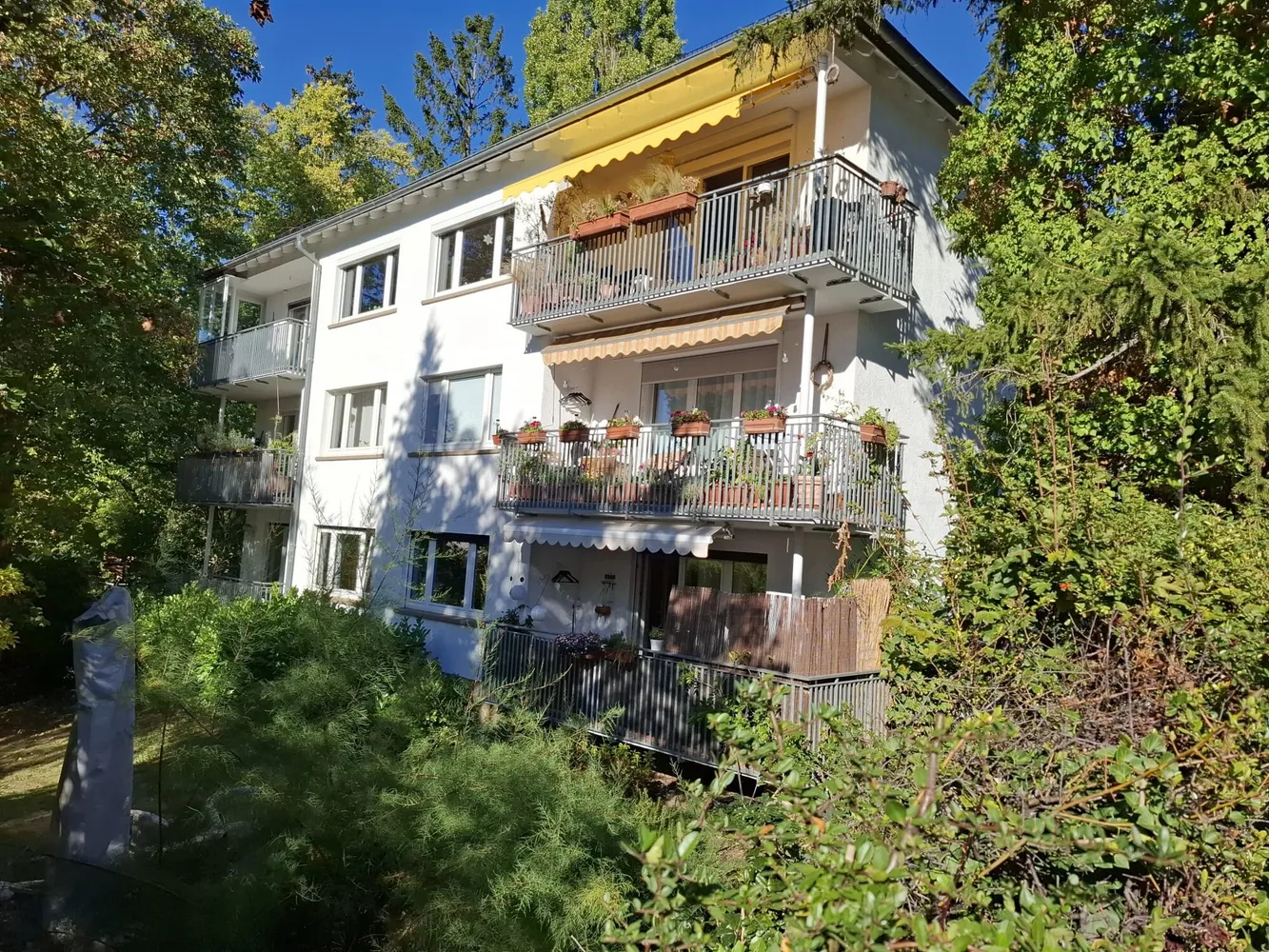 4 Zimmer Wohnung mit 97 m² in Wiesbaden – Bild 2