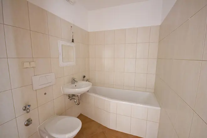 5 Zimmer Wohnung mit 118 m² in Halle (Saale) – Bild 2
