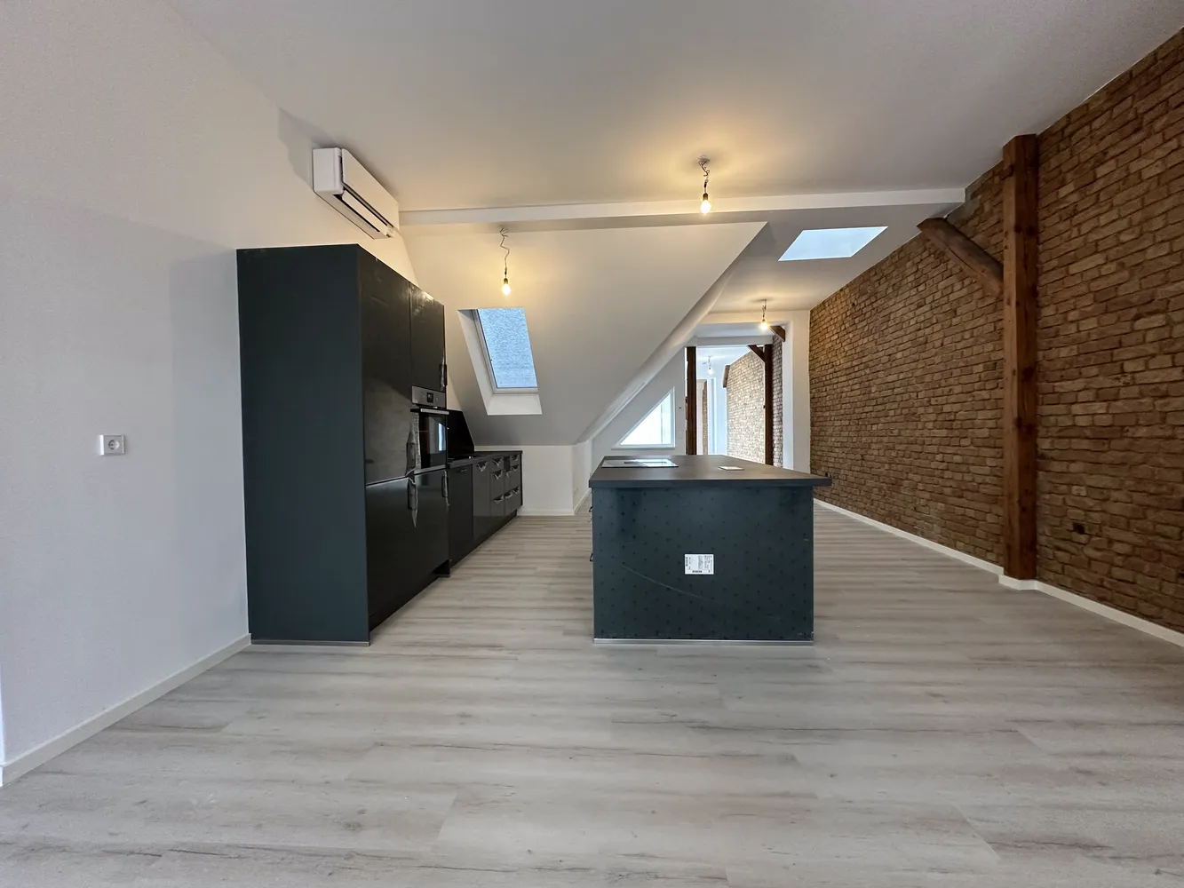 5 Zimmer Wohnung mit 204 m² in Berlin – Bild 3