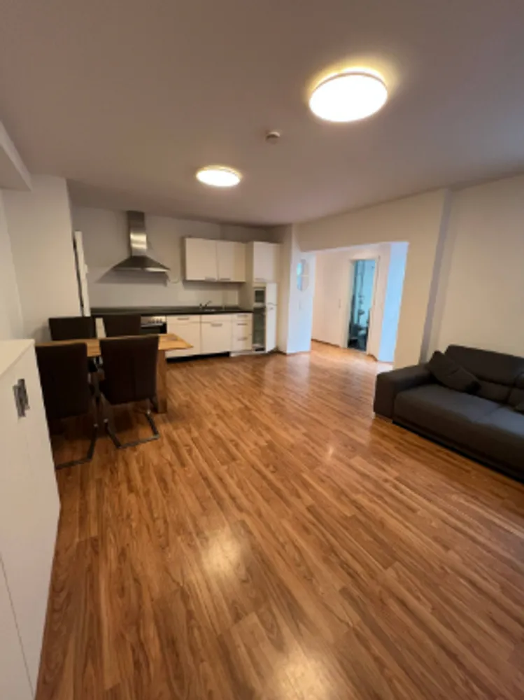 3 Zimmer Wohnung mit 70 m² in München – Bild 2