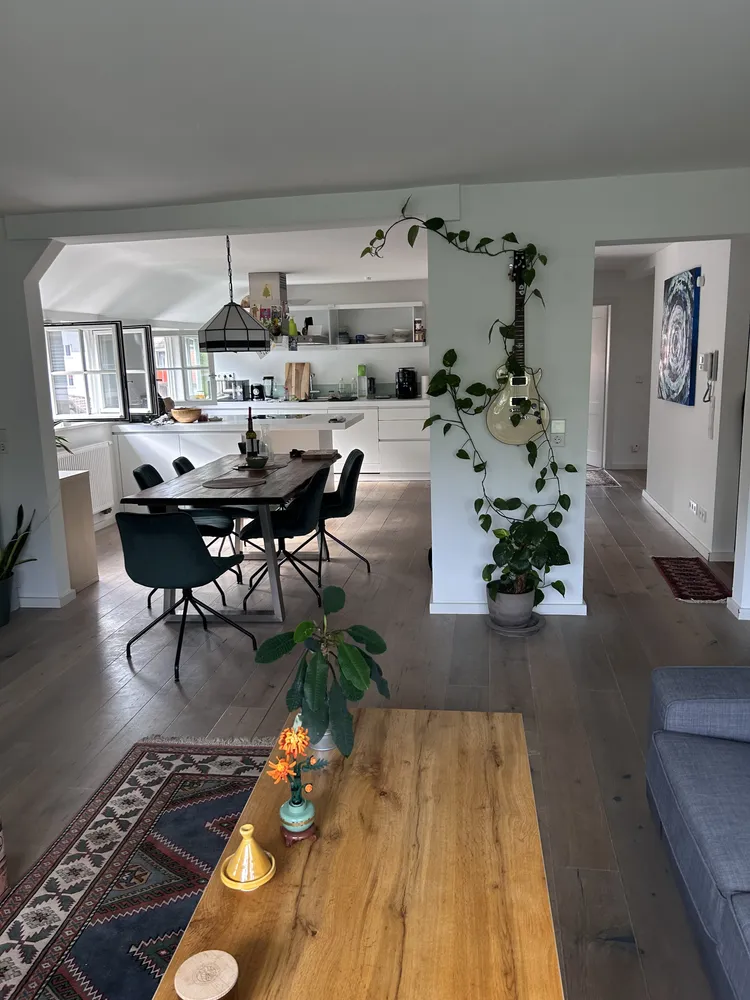 4 Zimmer Wohnung mit 123 m² in Stuttgart – Bild 1