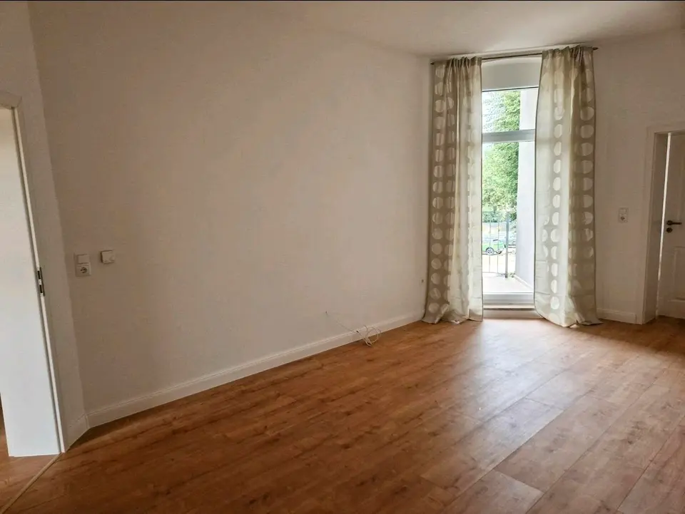 4 Zimmer Wohnung mit 120 m² in Köthen – Bild 1