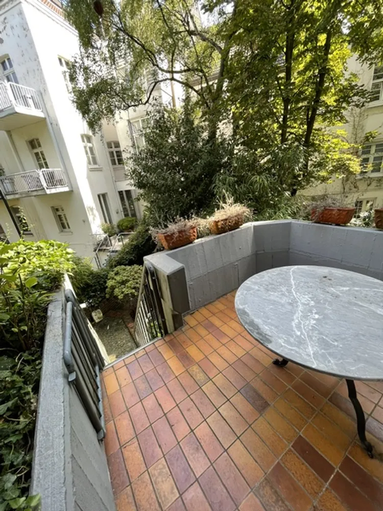 6 Zimmer Wohnung mit 220 m² in Düsseldorf – Bild 10