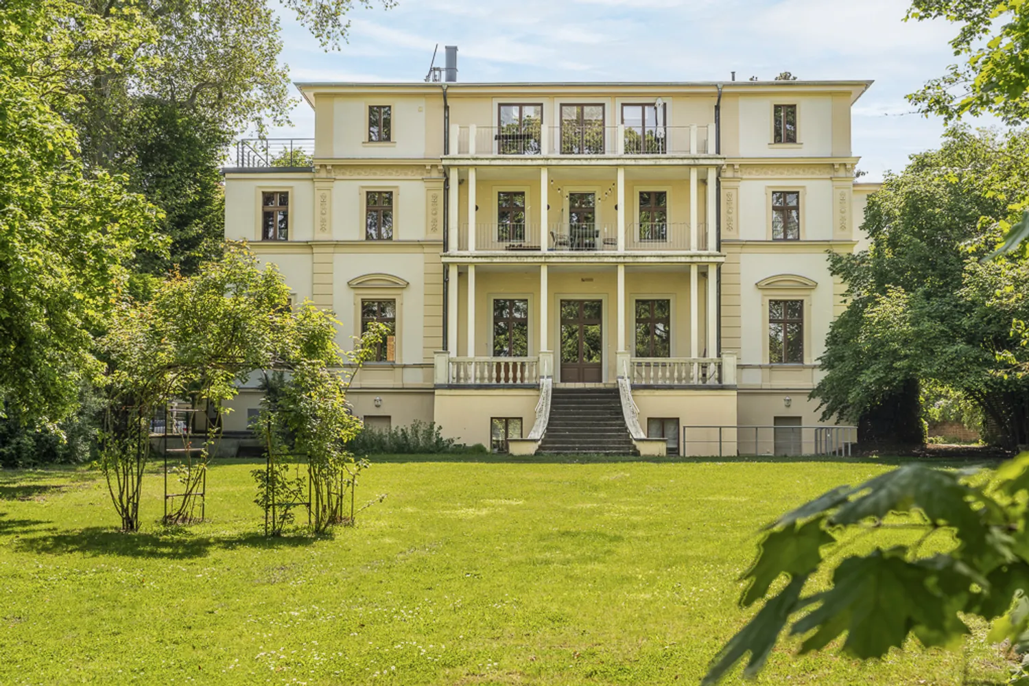 5 Zimmer Wohnung mit 260 m² in Potsdam – Bild 4