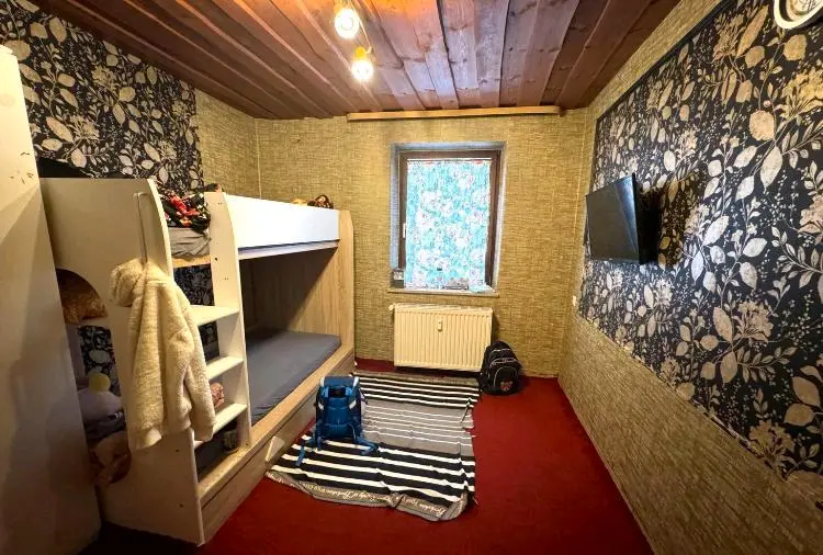 9 Zimmer Wohnung mit 185 m² in Hof – Bild 2