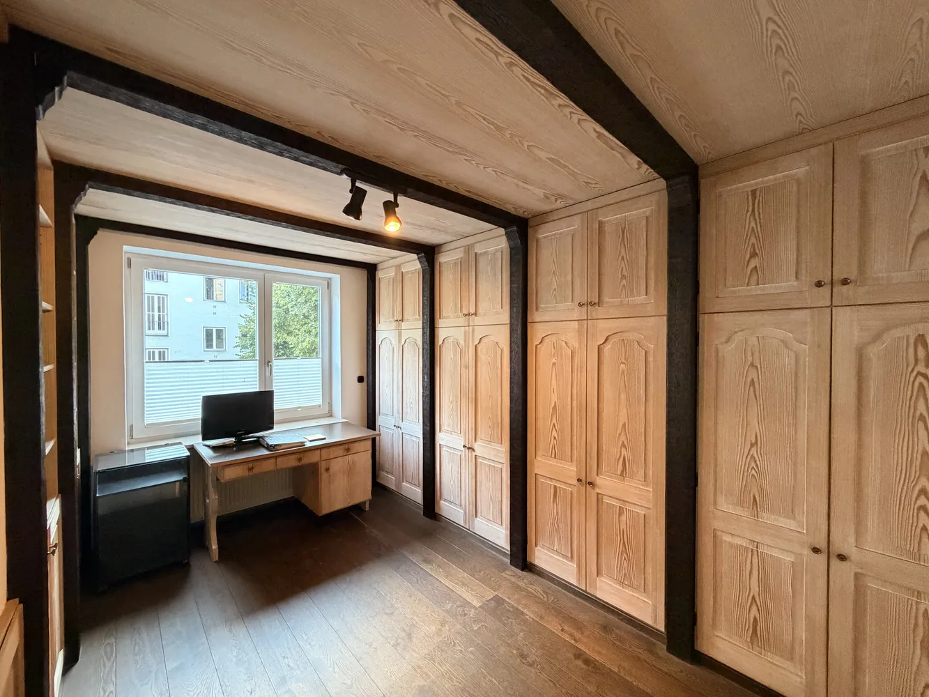 6 Zimmer Wohnung mit 110 m² in München – Bild 1