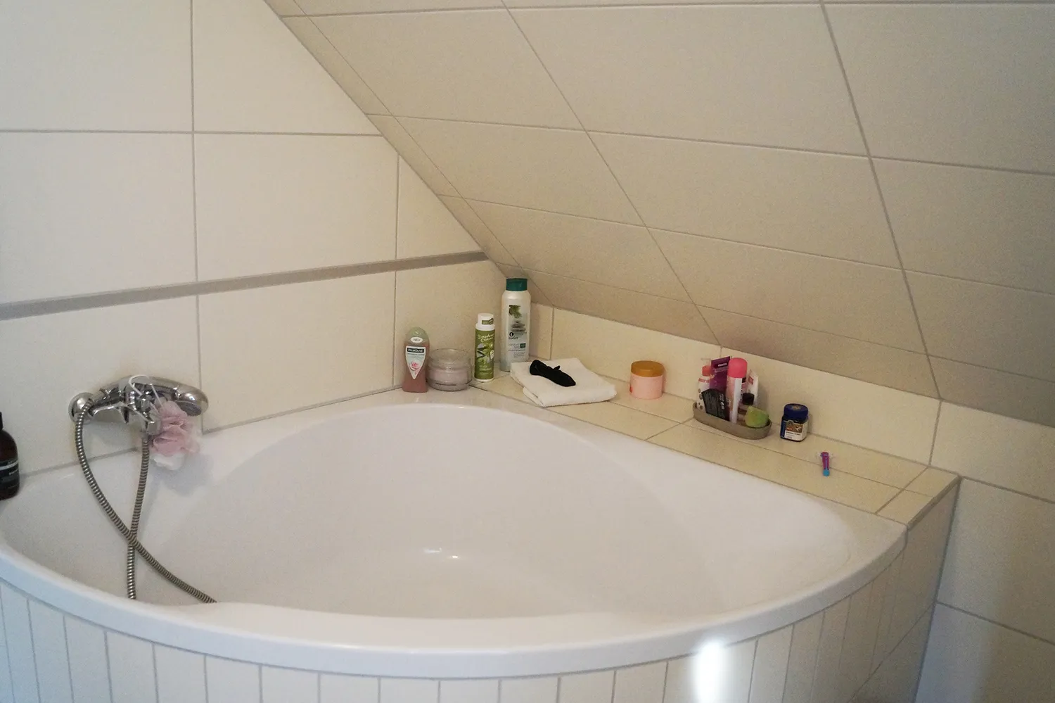 4 Zimmer Wohnung mit 113 m² in Köln – Bild 2
