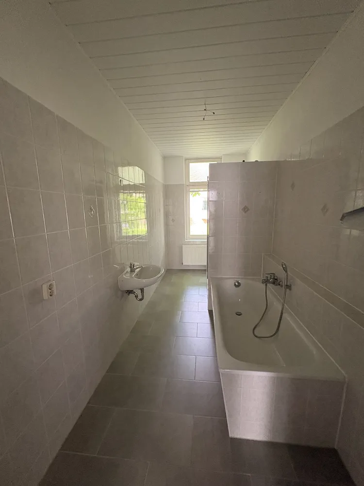 4 Zimmer Wohnung mit 110 m² in Halle (Saale) – Bild 4