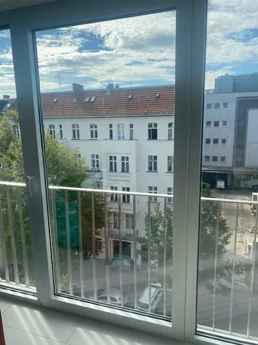 2 Zimmer Wohnung mit 81 m² in Berlin – Bild 2