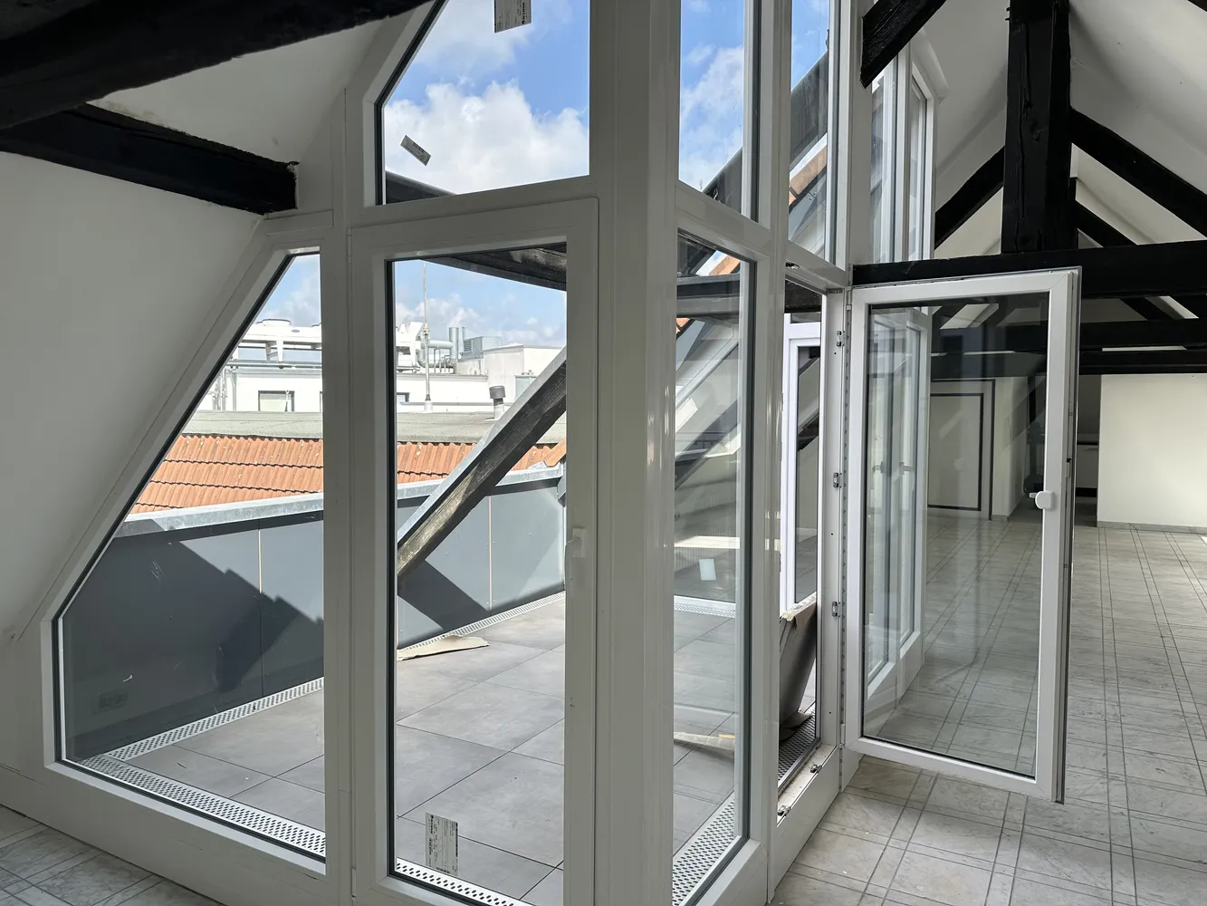 1 Zimmer Wohnung mit 92 m² in Krefeld – Bild 1