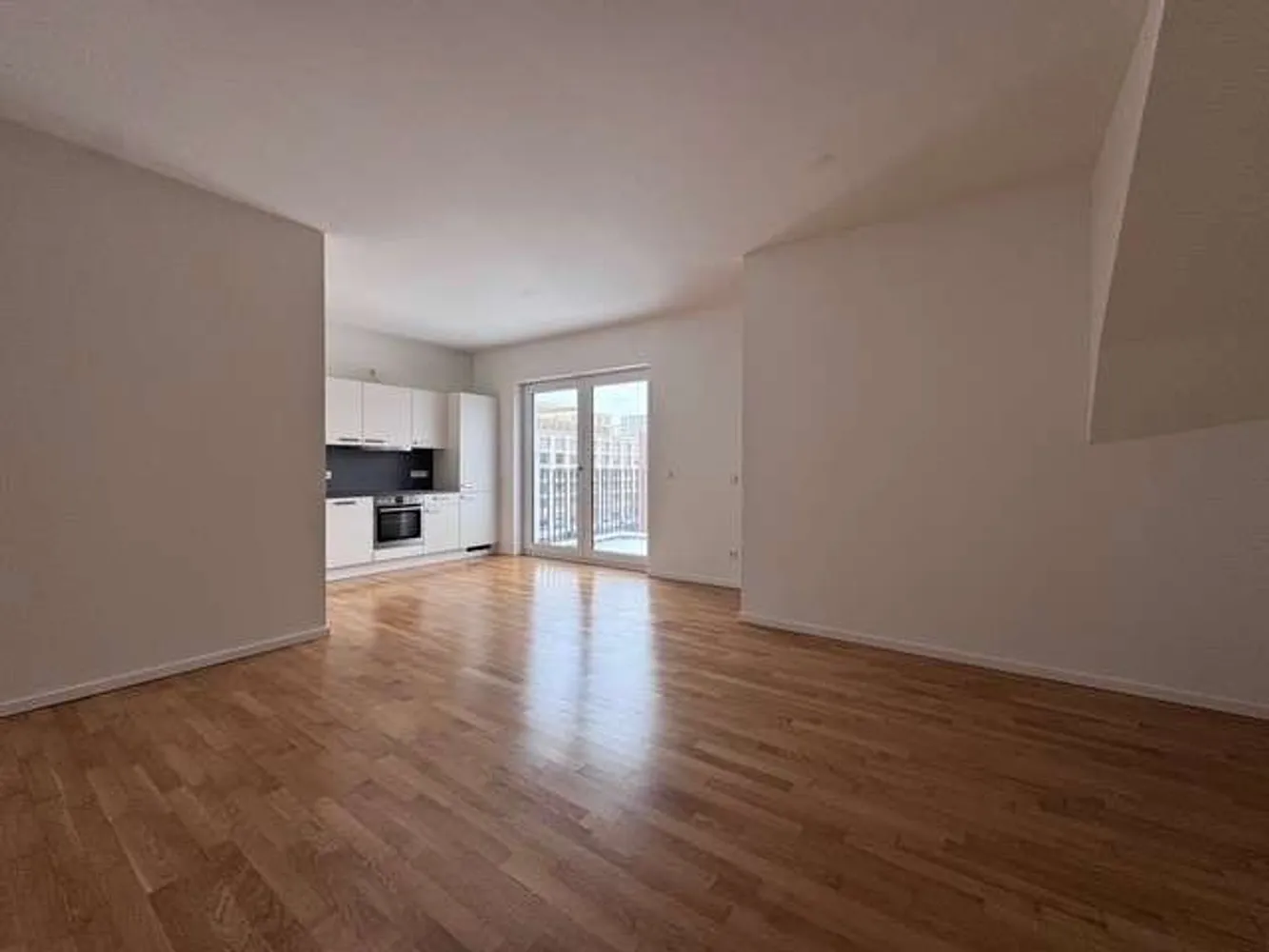 3 Zimmer Wohnung mit 101 m² in Berlin – Bild 2