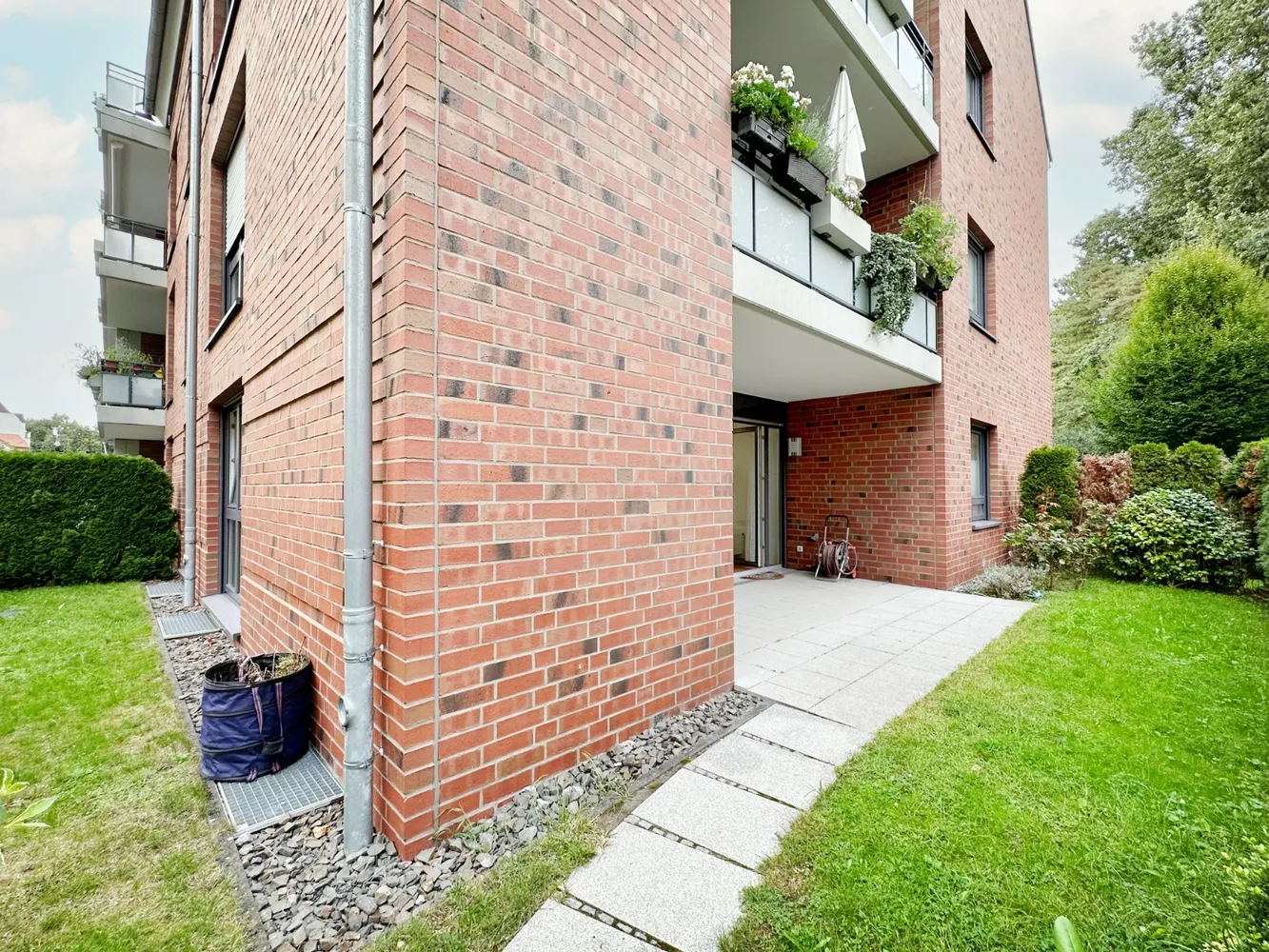 3 Zimmer Wohnung mit 99 m² in Düsseldorf – Bild 2