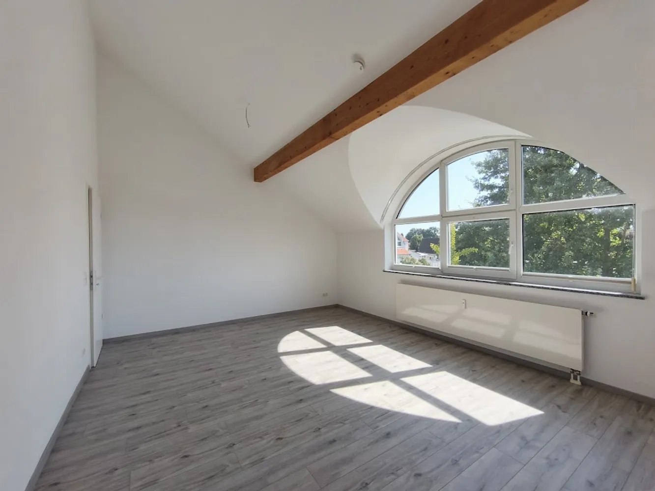 2 Zimmer Wohnung mit 85 m² in Bitterfeld-Wolfen – Bild 1