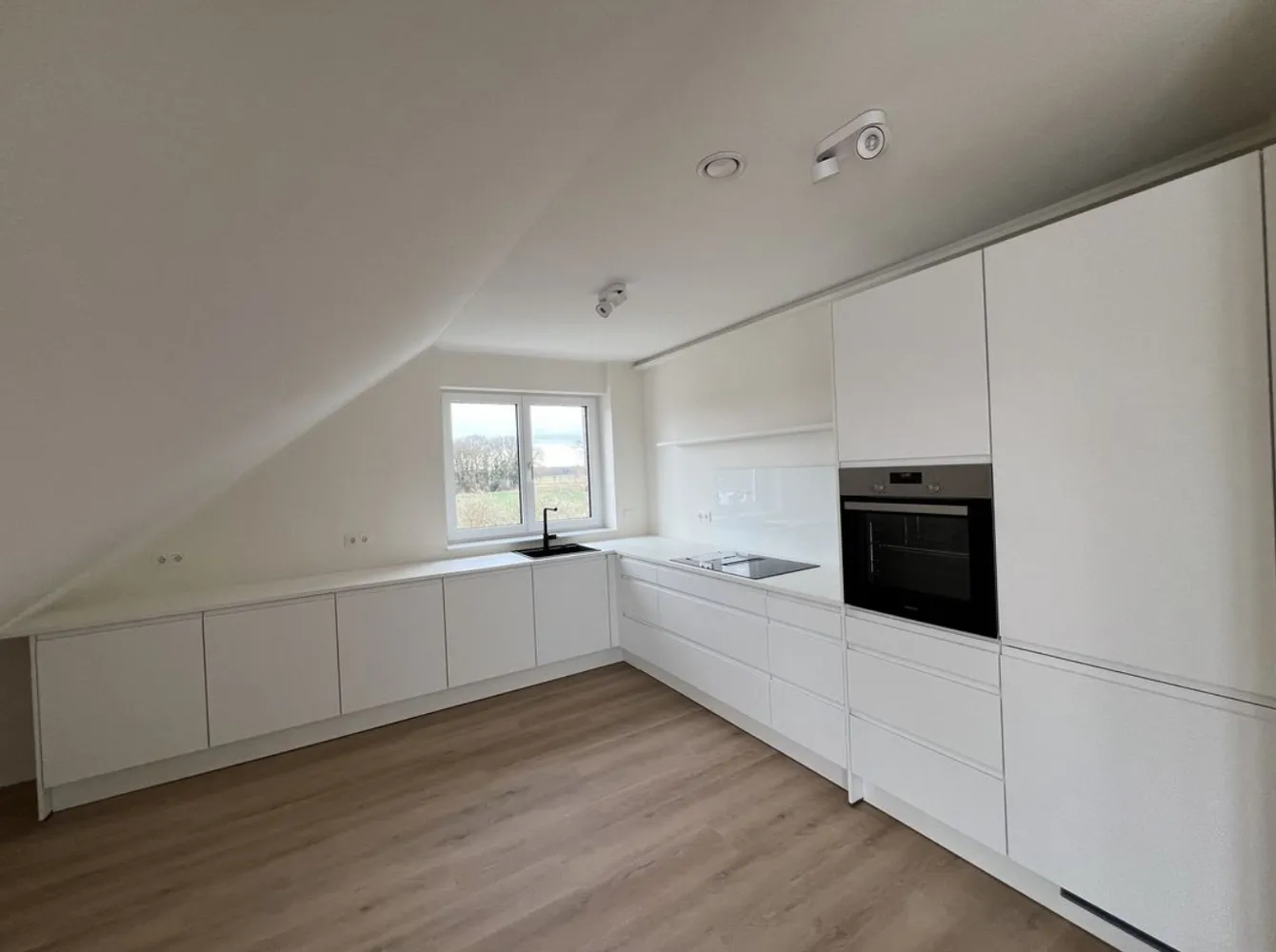5 Zimmer Wohnung mit 170 m² in Garbsen – Bild 3