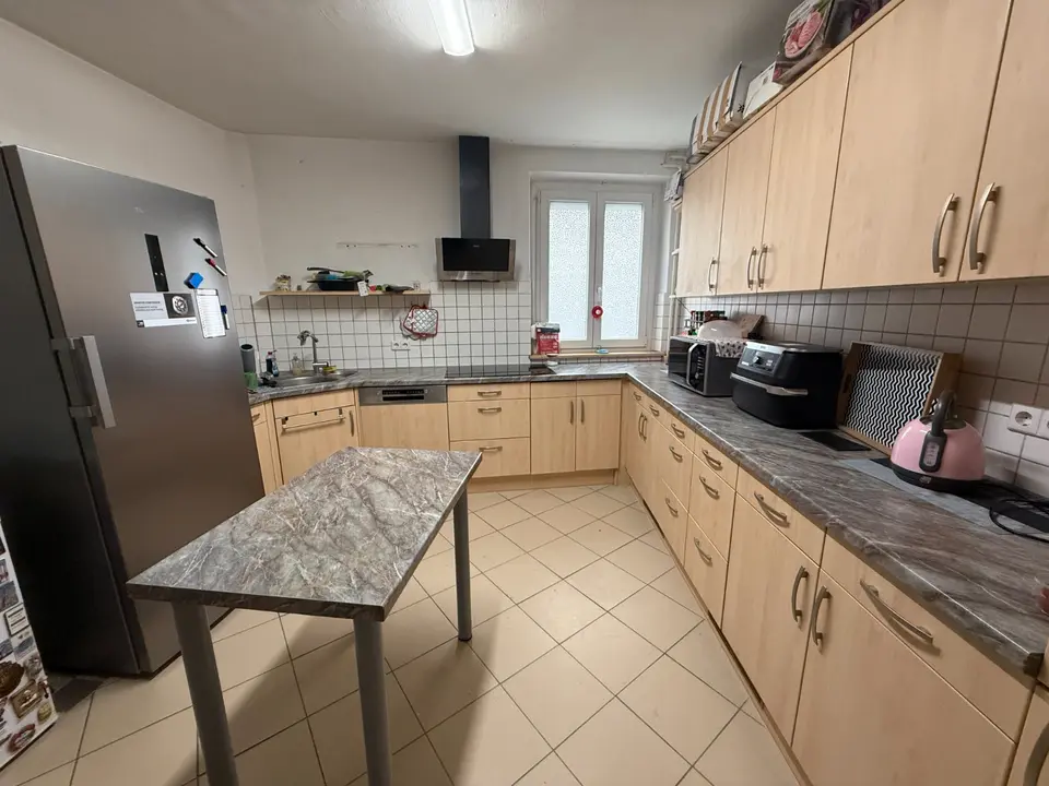 8 Zimmer Haus mit 200 m² in Weingarten – Bild 2