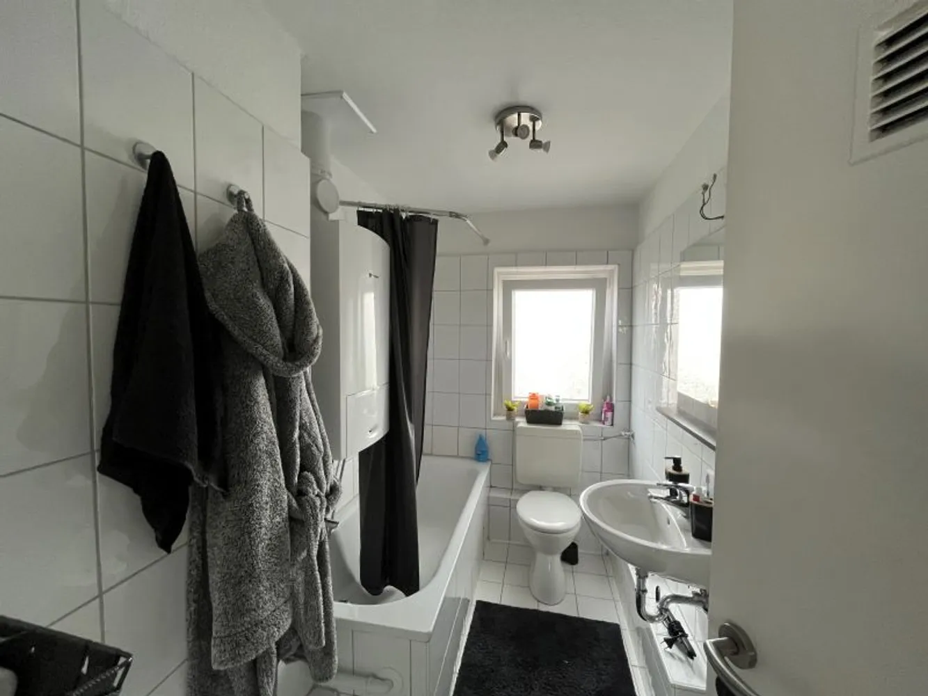 2 Zimmer Wohnung mit 40 m² in Bremerhaven – Bild 2