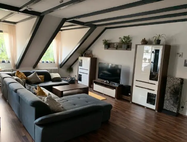 4 Zimmer Wohnung mit 155 m² in Detmold – Bild 1
