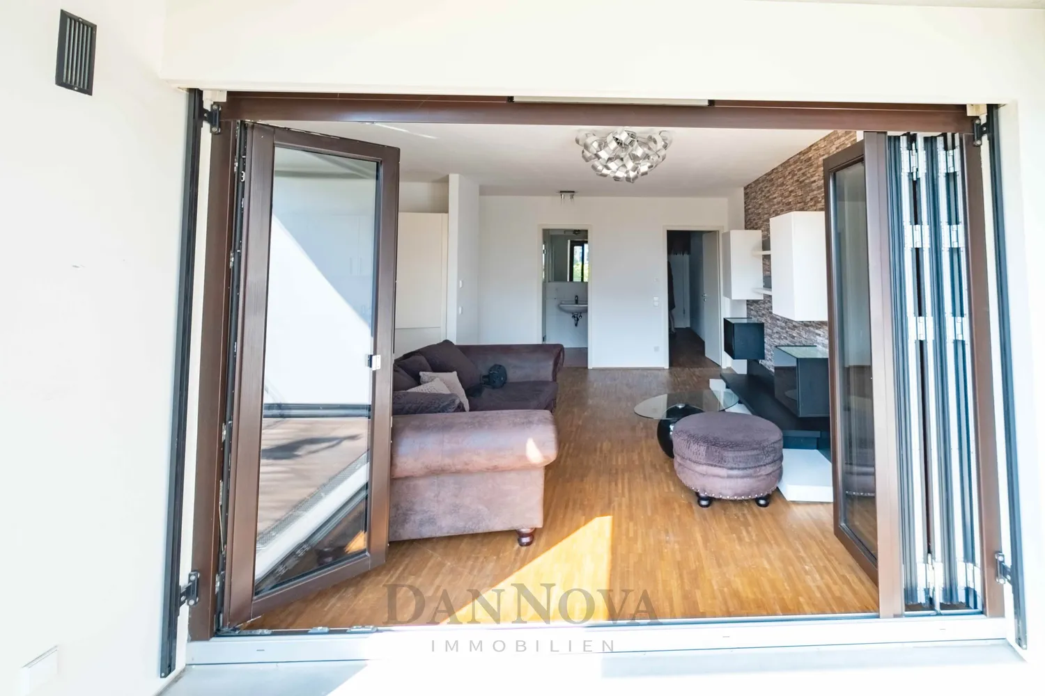 2 room apartment with 60 m² in Frankfurt am Main – Photo 4