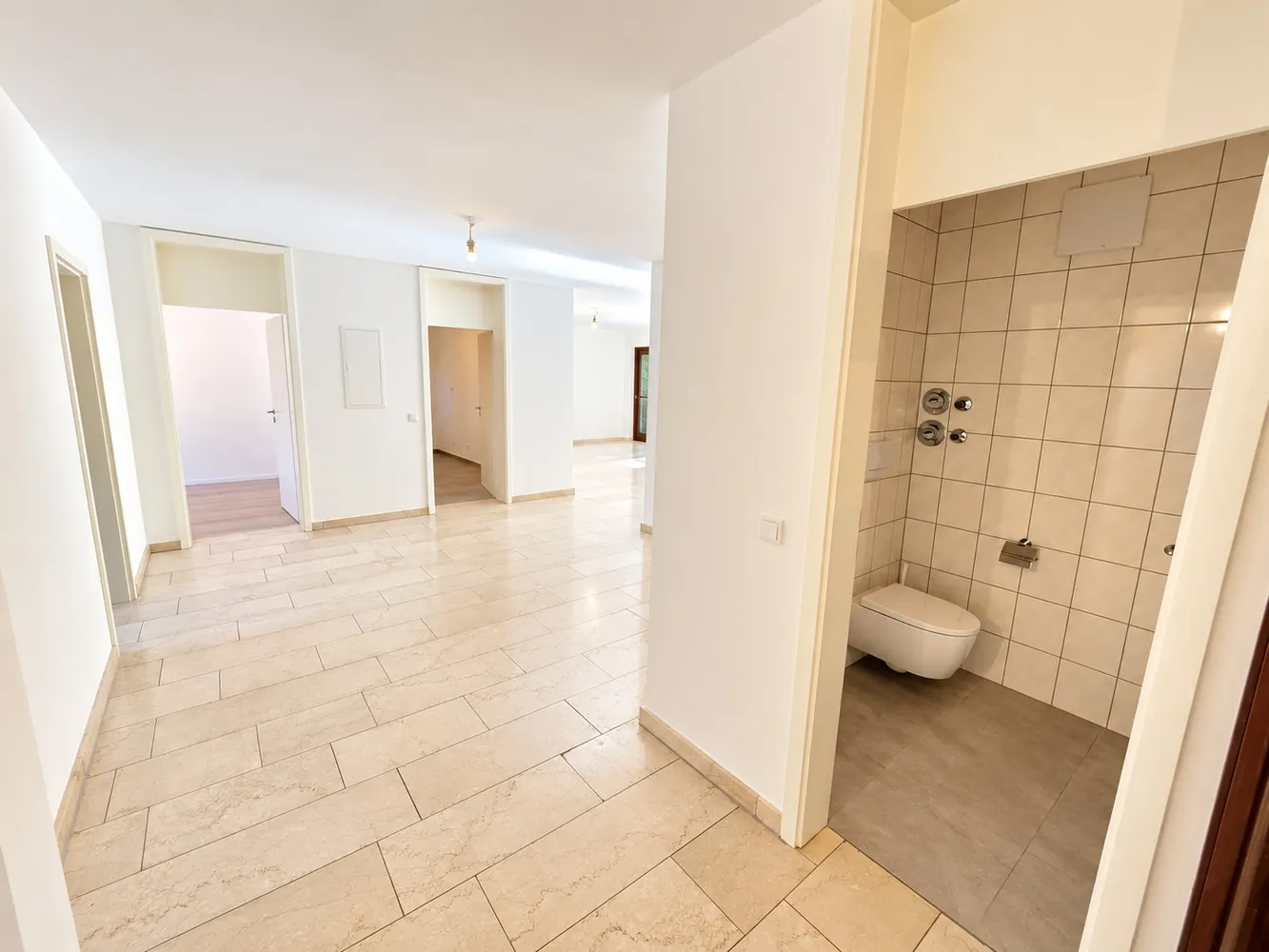4 room apartment with 111 m² in Frankfurt am Main – Photo 3