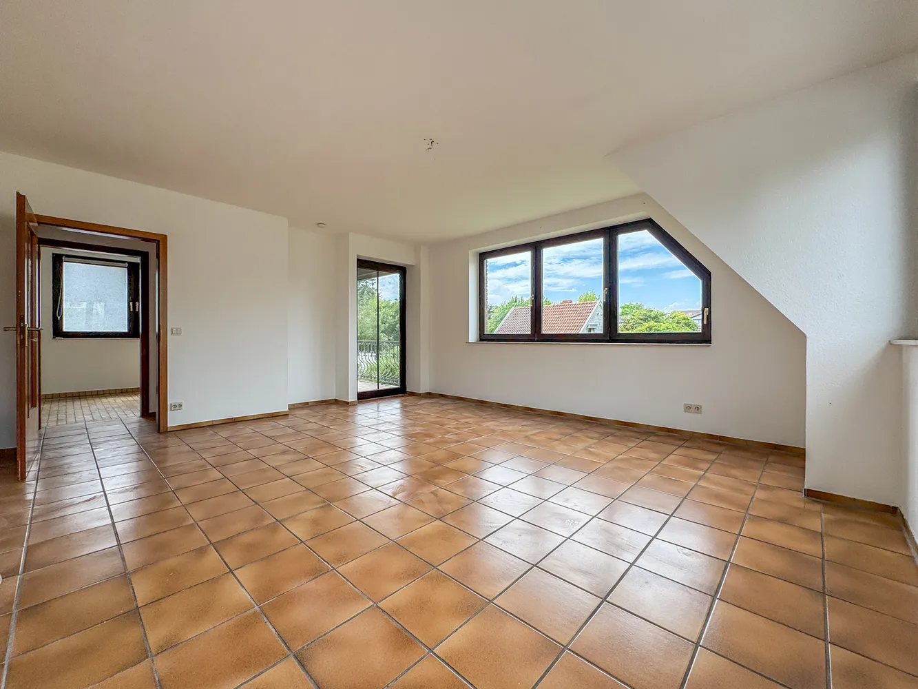 2 Zimmer Wohnung mit 69 m² in Düsseldorf – Bild 2