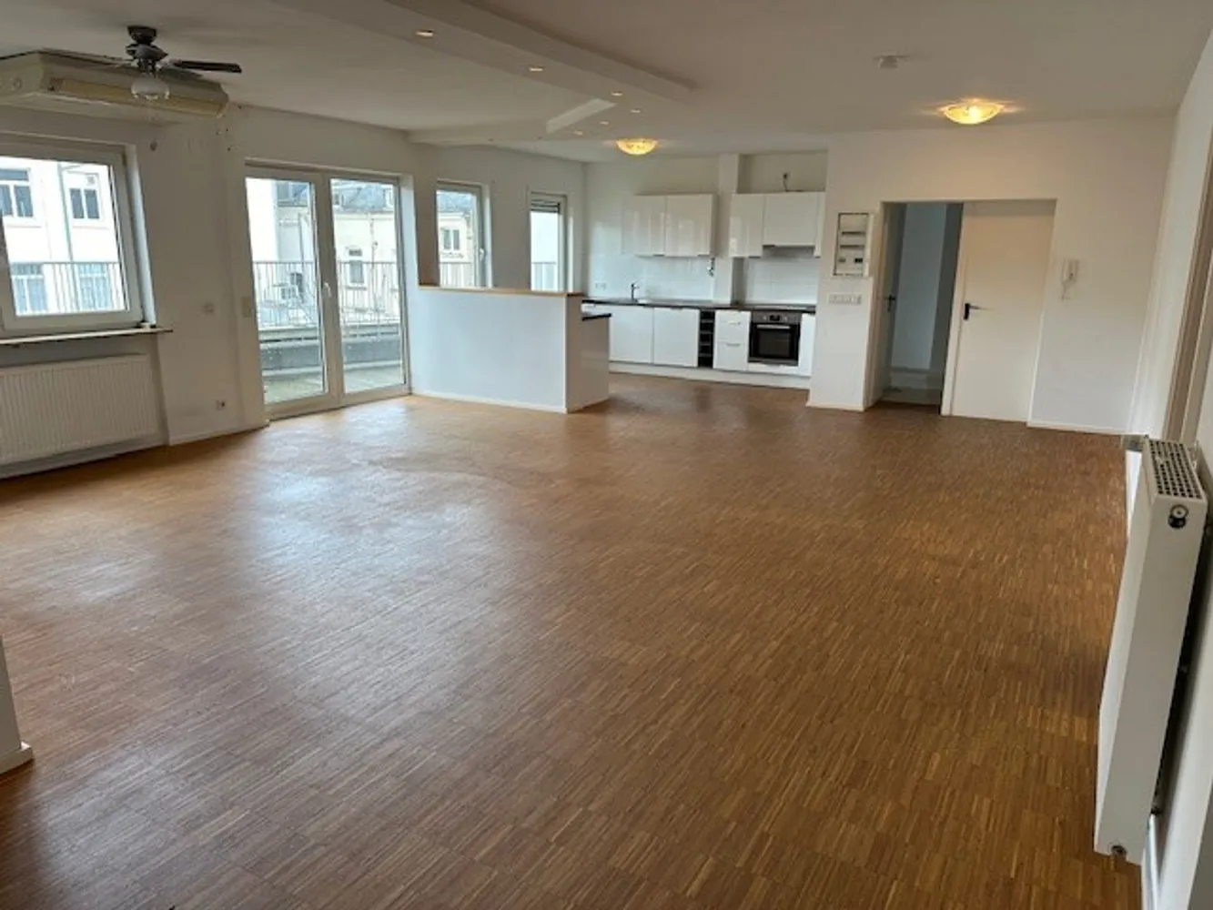 4 Zimmer Wohnung mit 125 m² in Wiesbaden – Bild 1