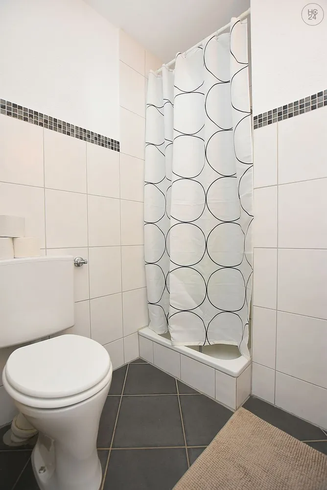 1 room apartment with 35 m² in Stuttgart – Photo 4