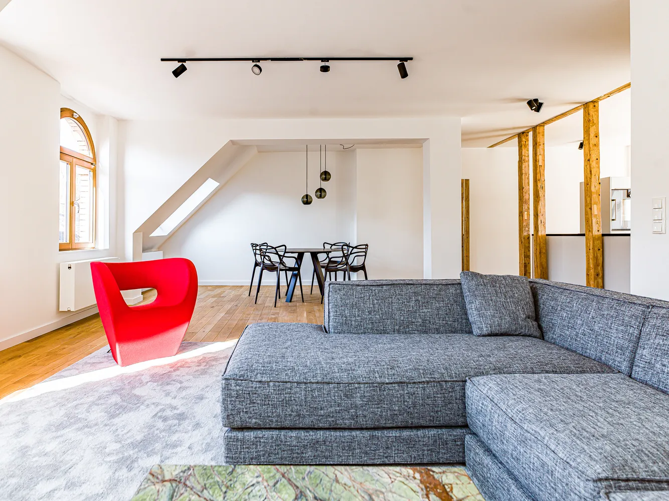 2 Zimmer Wohnung mit 77 m² in Wiesbaden – Bild 3