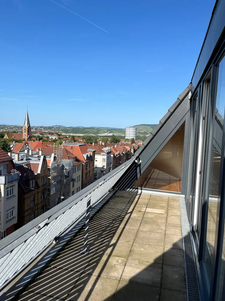 4 Zimmer Wohnung mit 143 m² in Stuttgart – Bild 1