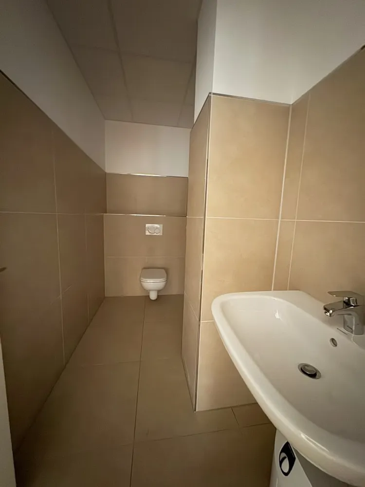 8 Zimmer Wohnung mit 250 m² in Wiesbaden – Bild 10