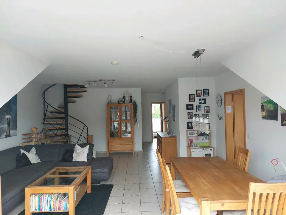 3 Zimmer Wohnung mit 92 m² in Bonn – Bild 1