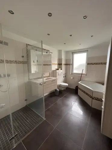 4 Zimmer Wohnung mit 131 m² in Wiesbaden – Bild 4