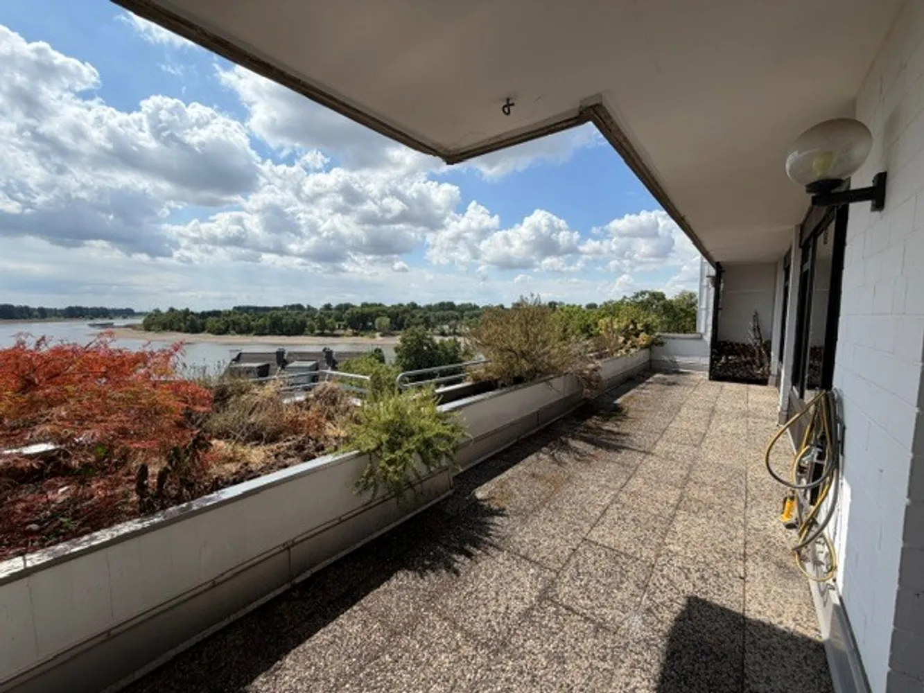 4 Zimmer Wohnung mit 137 m² in Düsseldorf – Bild 1