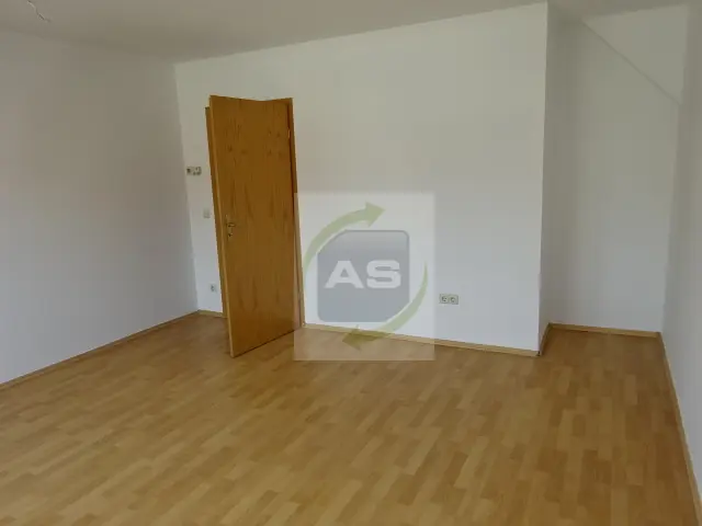 7 Zimmer Wohnung mit 105 m² in Zwickau – Bild 2