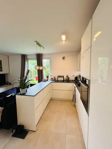 4 Zimmer Wohnung mit 90 m² in München – Bild 2