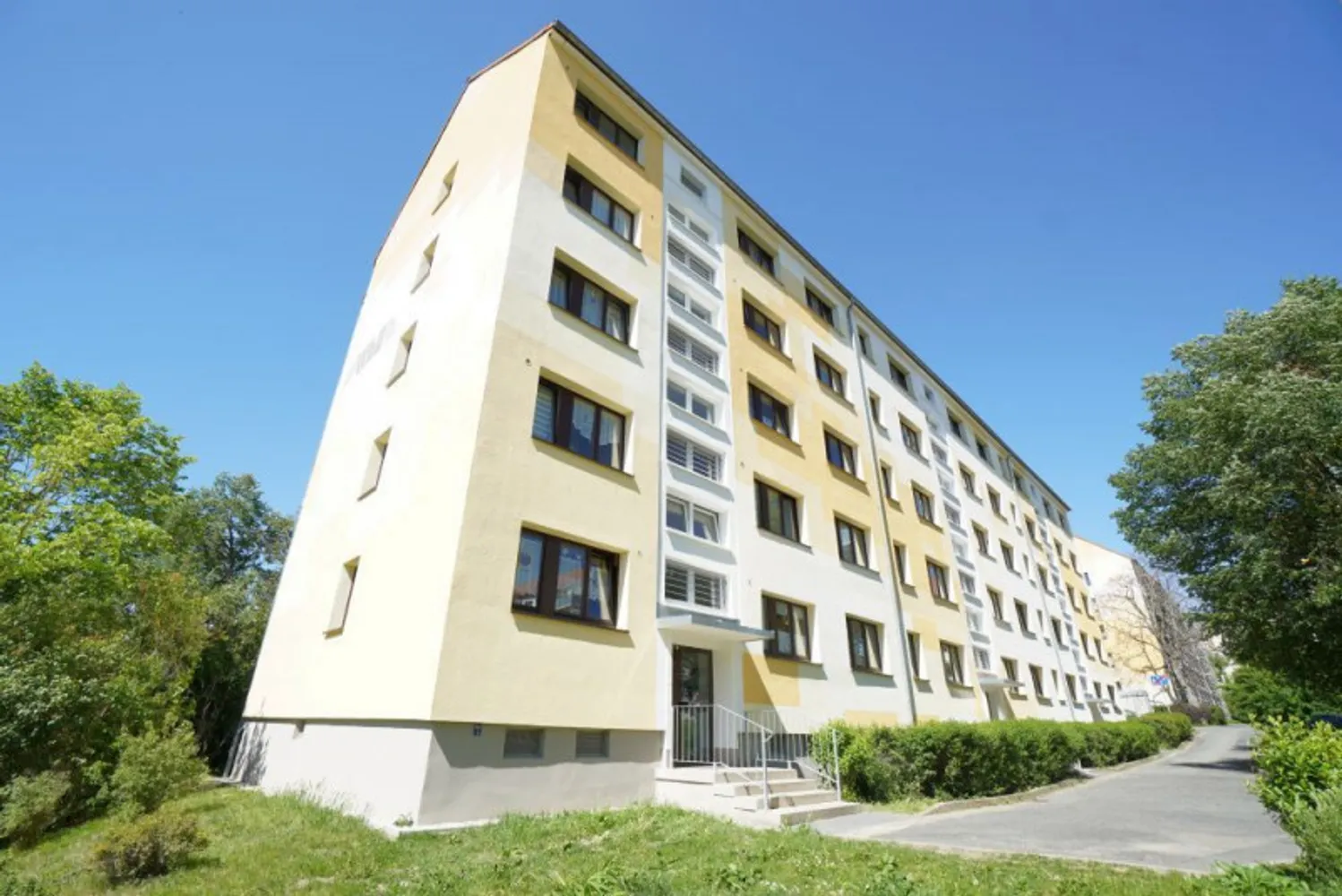 4 Zimmer Wohnung mit 68 m² in Plauen – Bild 1