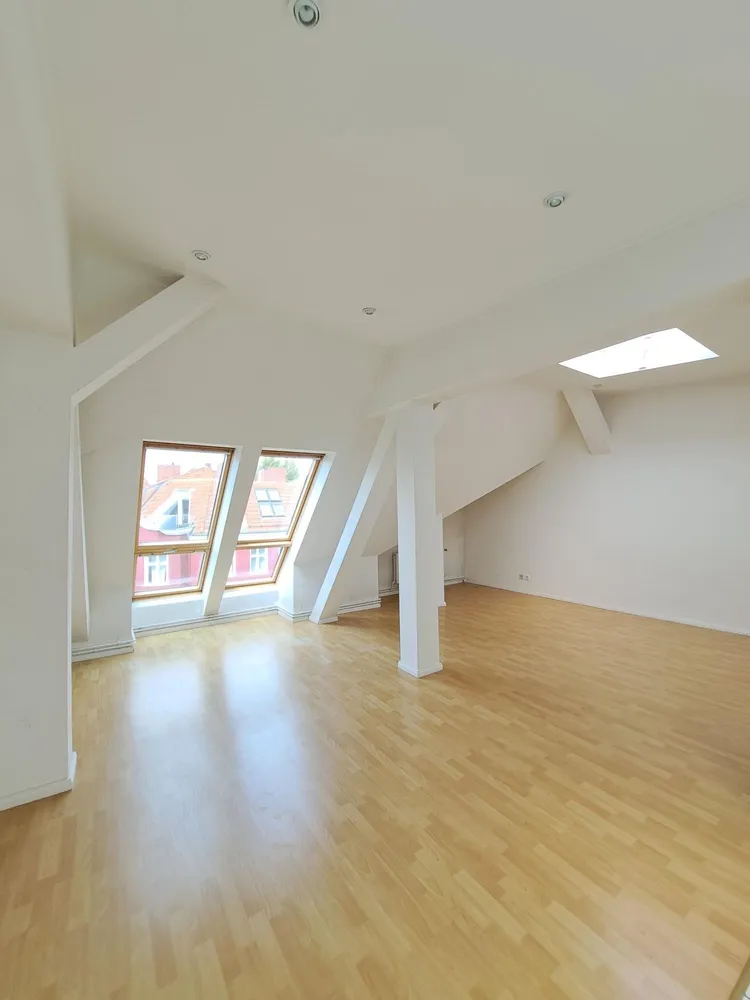 3 Zimmer Wohnung mit 127 m² in Berlin – Bild 2