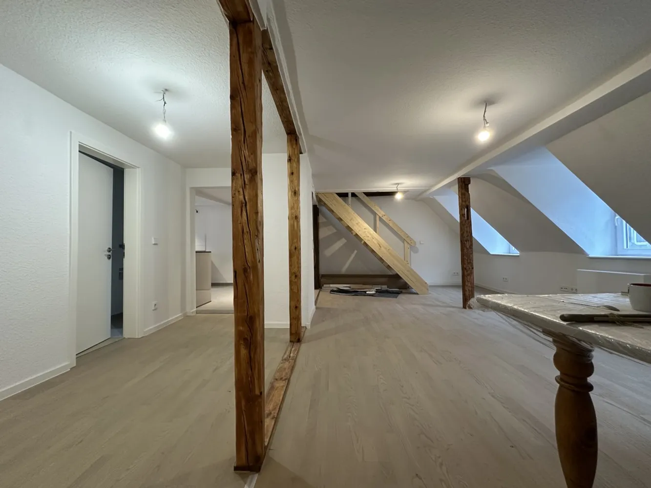 4 Zimmer Wohnung mit 110 m² in Karlsruhe – Bild 3