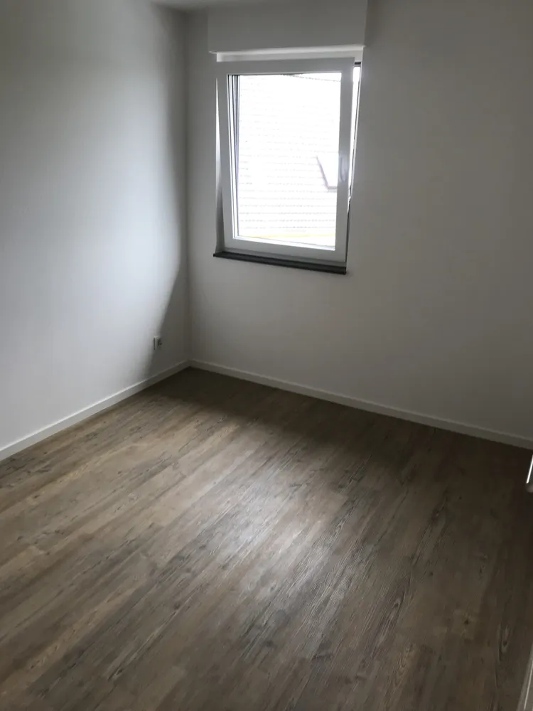 4 Zimmer Wohnung mit 105 m² in Düsseldorf – Bild 2