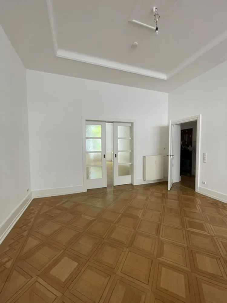 2 Zimmer Wohnung mit 115 m² in Frankfurt am Main – Bild 5