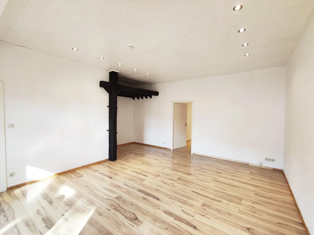 2 Zimmer Wohnung mit 72 m² in Düren – Bild 1