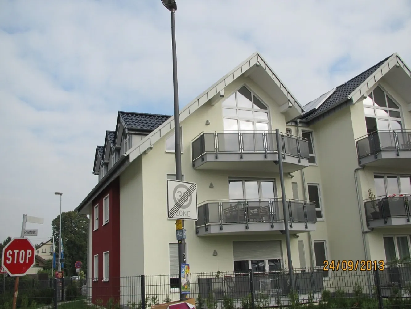 4 Zimmer Wohnung mit 98 m² in Köln – Bild 1