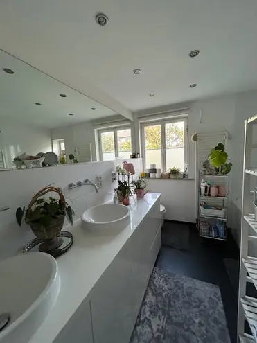 5 Zimmer Wohnung mit 16 m² in Stuttgart – Bild 1