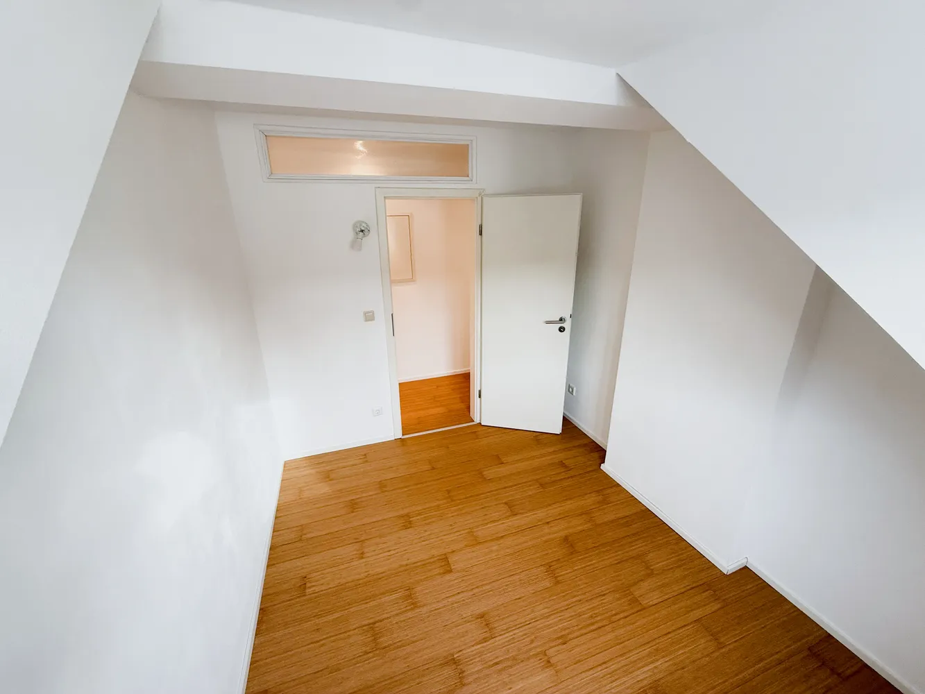 6 Zimmer Wohnung mit 146 m² in Nürnberg – Bild 3
