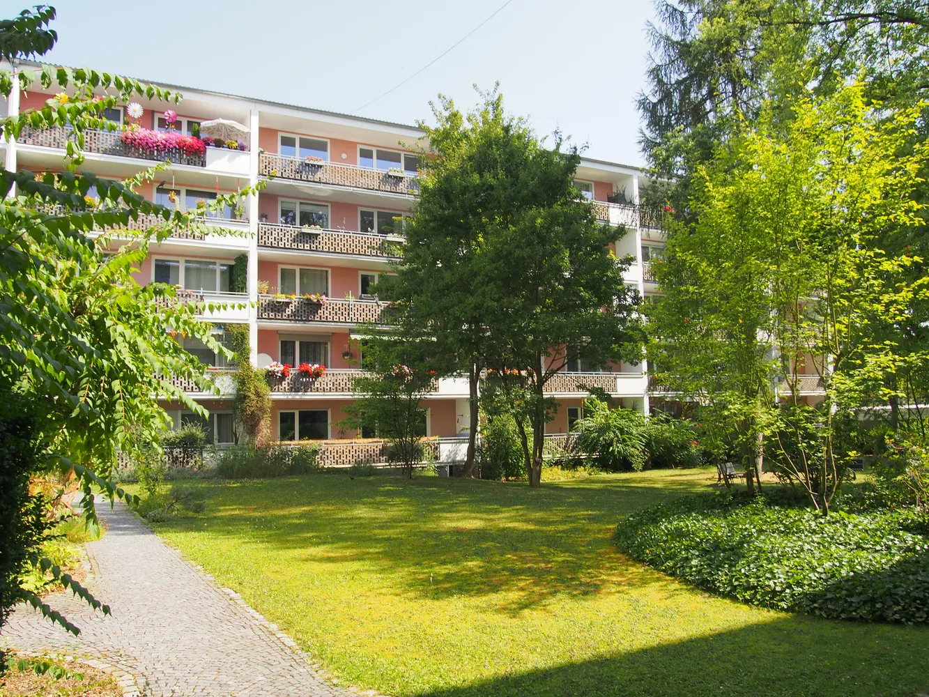3 Zimmer Wohnung mit 86 m² in Regensburg – Bild 2
