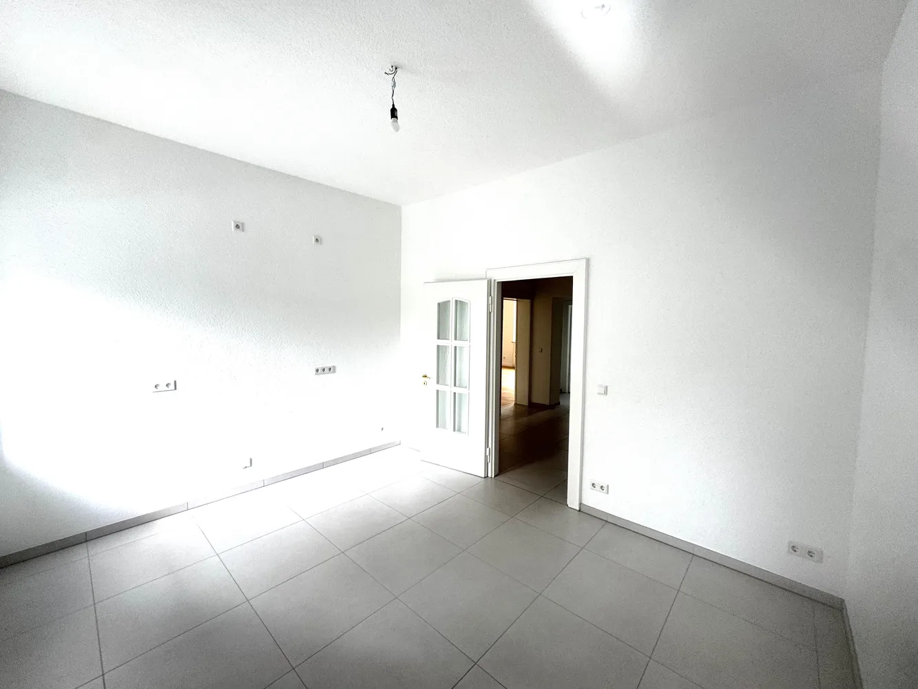 2 room apartment with 74 m² in Düsseldorf – Photo 3