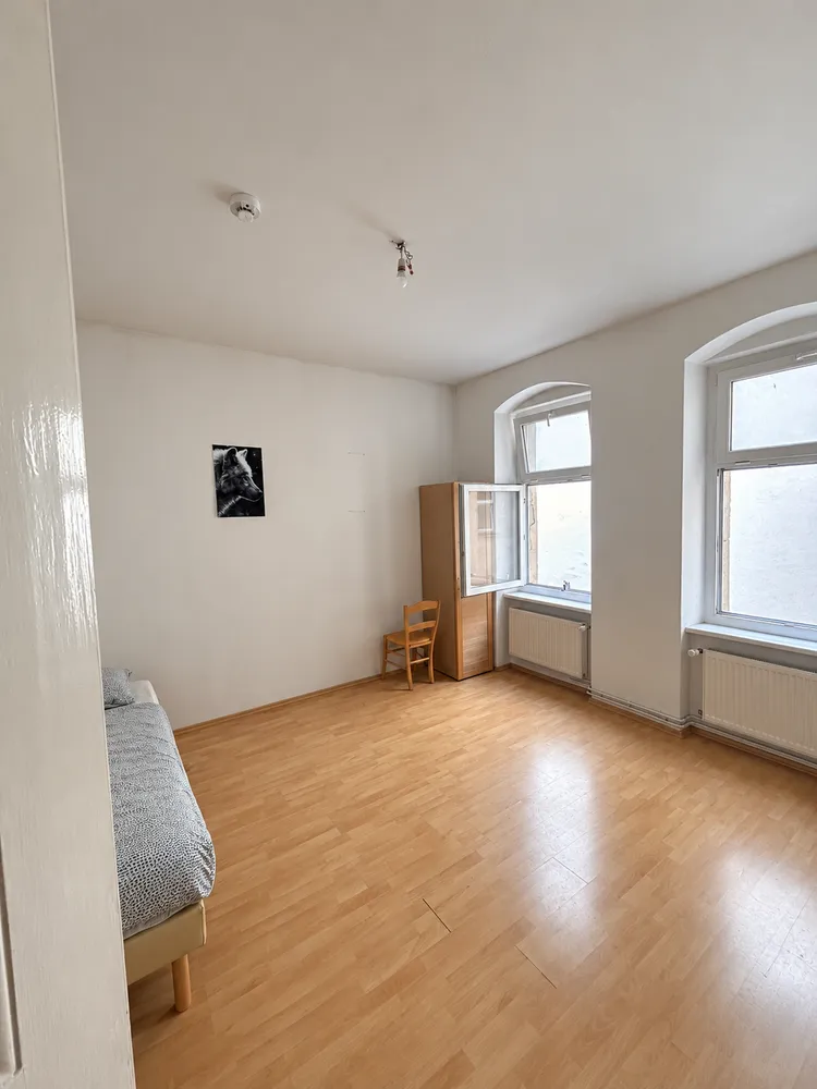 2 room apartment with 70 m² in Berlin – Photo 1