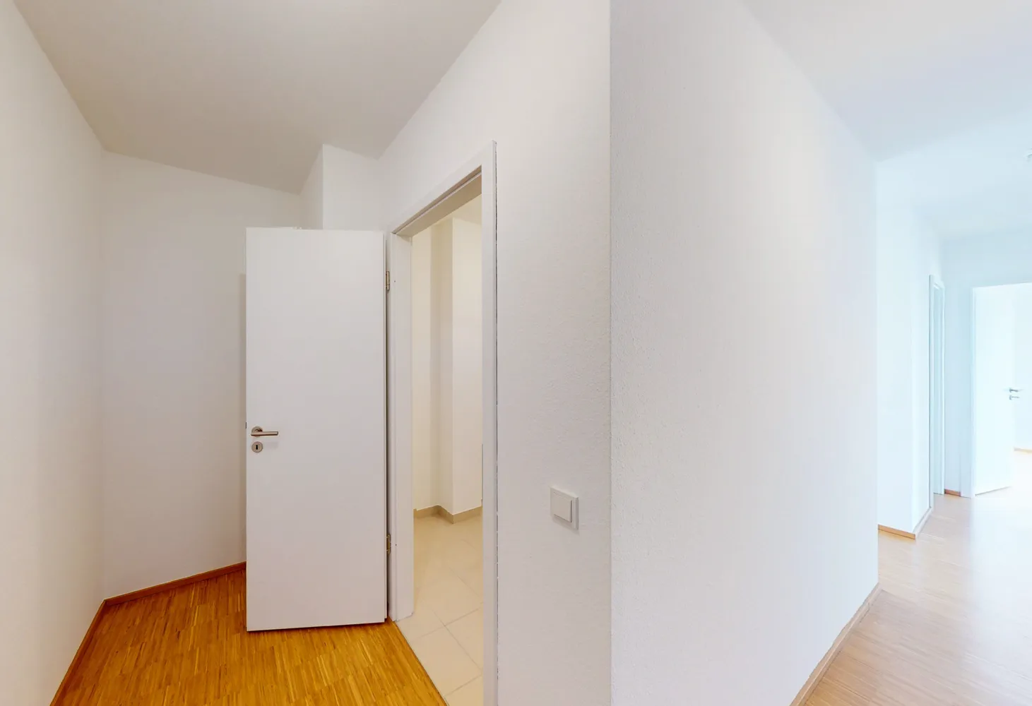 4 Zimmer Wohnung mit 112 m² in Frankfurt am Main – Bild 3